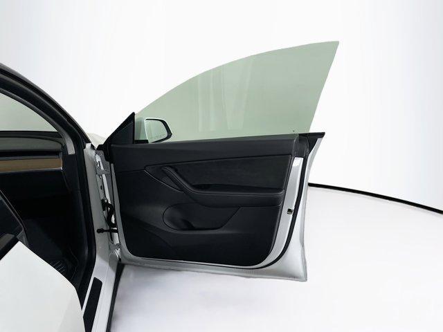 Photo of 2021 Pearl White Multi-Coat Tesla Model Y
