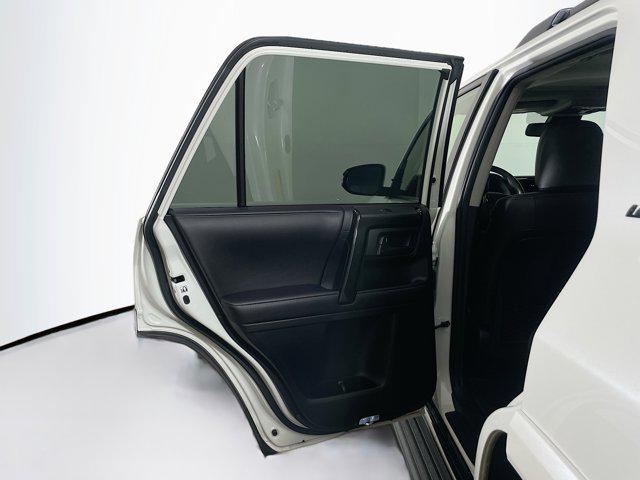 Photo of 2021 Blizzard Pearl Toyota 4Runner
