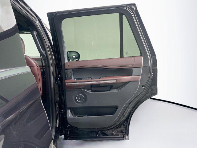 Photo of 2024 Agate Black Metallic Ford Expedition