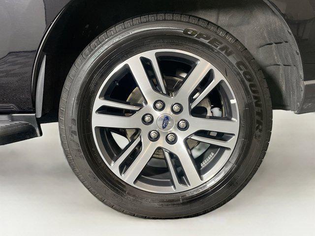 Photo of 2024 Agate Black Metallic Ford Expedition