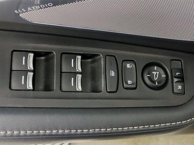 Photo of 2023 Majestic Black Pearl Acura RDX