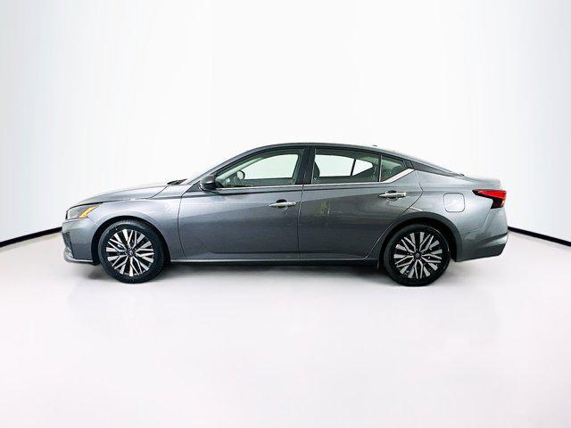 Photo of 2024 Gun Metallic Nissan Altima
