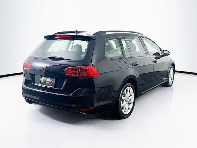 Photo of 2017 Black Volkswagen Golf SportWagen