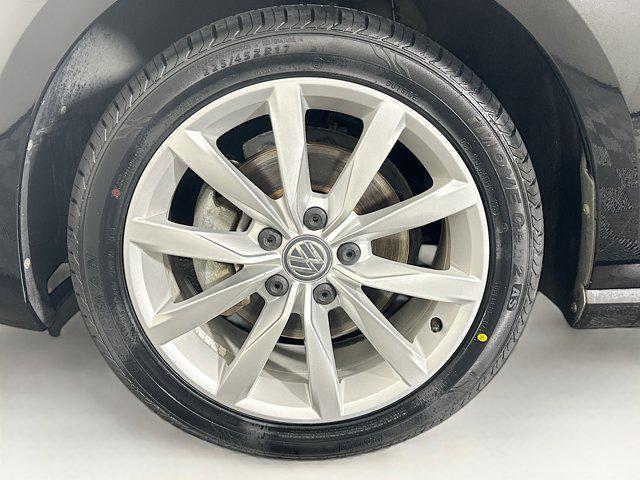 Photo of 2017 Black Volkswagen Golf SportWagen