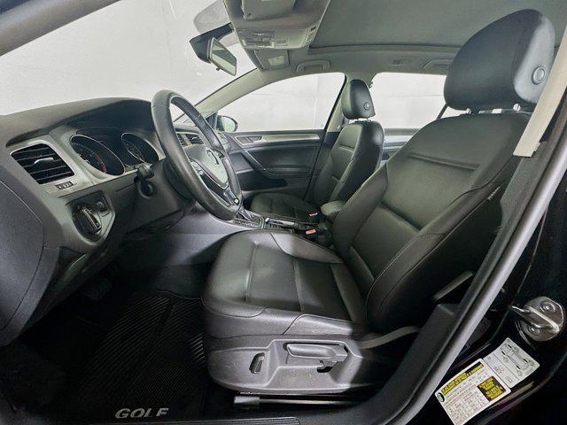 Photo of 2017 Black Volkswagen Golf SportWagen