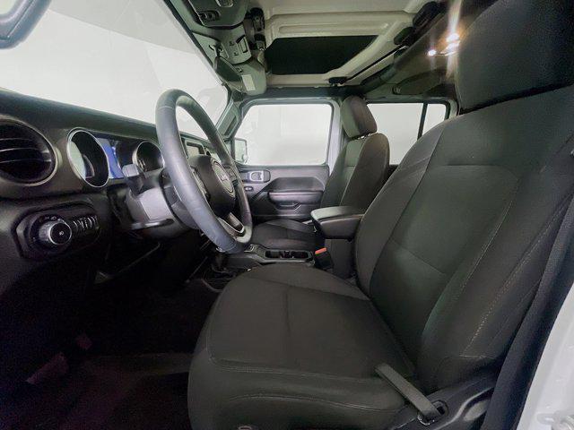 Photo of 2022 Bright White Clearcoat Jeep Wrangler