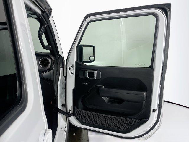Photo of 2022 Bright White Clearcoat Jeep Wrangler