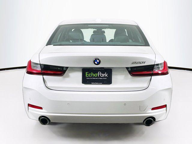 Photo of 2024 Alpine White BMW 330