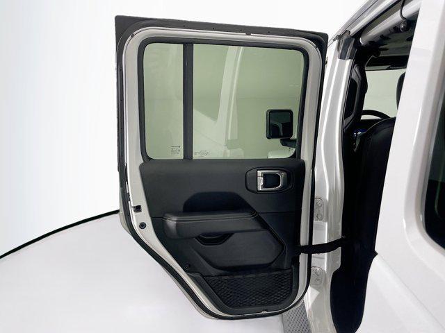 Photo of 2021 Bright White Clearcoat Jeep Wrangler Unlimited