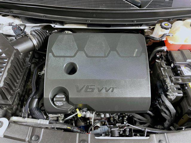 Photo of 2023 Summit White Chevrolet Traverse