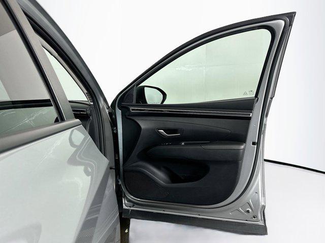 Photo of 2024 Shimmering Silver Hyundai TUCSON