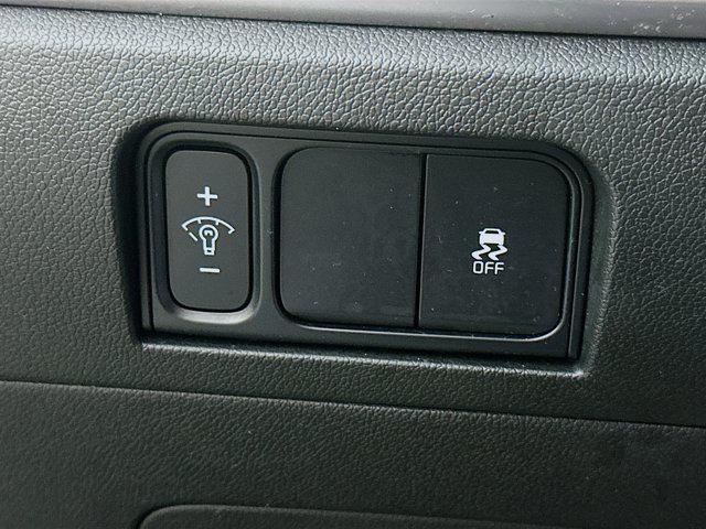 Photo of 2024 Everlasting Silver Kia Sorento