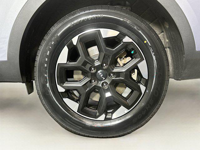 Photo of 2024 Everlasting Silver Kia Sorento