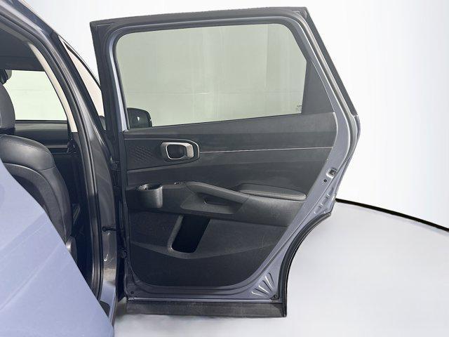 Photo of 2024 Everlasting Silver Kia Sorento