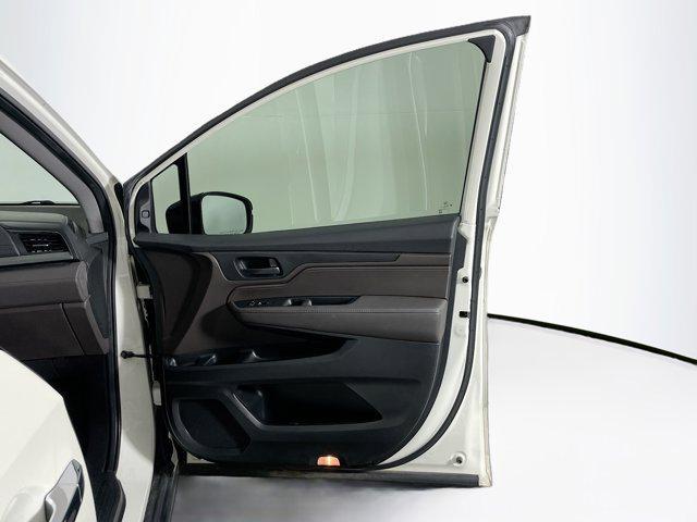 Photo of 2019 White Diamond Pearl Honda Odyssey