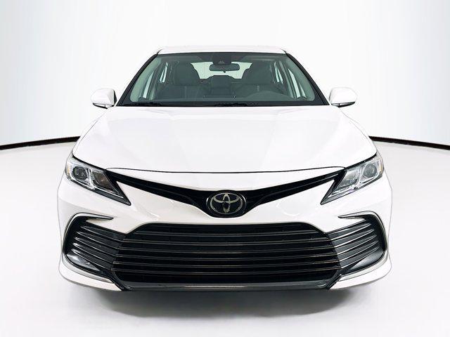 Photo of 2024 Ice Cap Toyota Camry