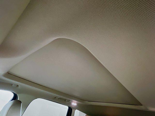 Photo of 2019 White Platinum Metallic Tri-Coat Ford Escape