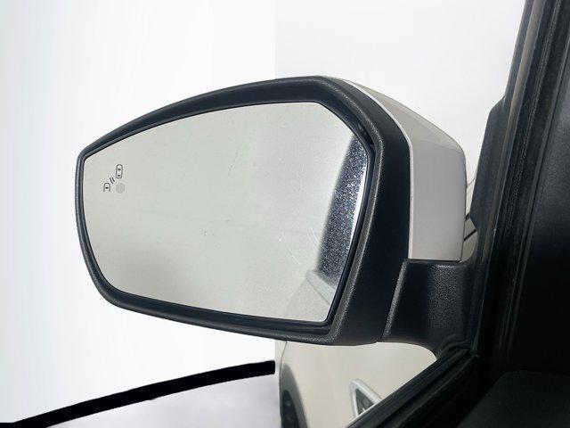 Photo of 2019 White Platinum Metallic Tri-Coat Ford Escape