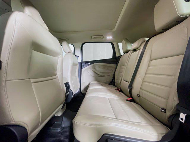 Photo of 2019 White Platinum Metallic Tri-Coat Ford Escape