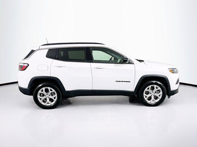 Photo of 2024 Bright White Clearcoat Jeep Compass