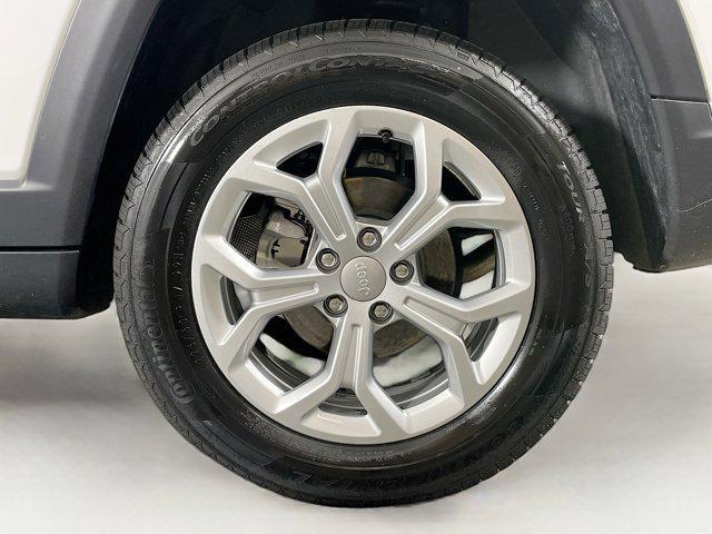 Photo of 2024 Bright White Clearcoat Jeep Compass