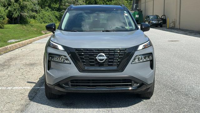 Photo of 2023 2 Tone Gray / Black Roof Nissan Rogue