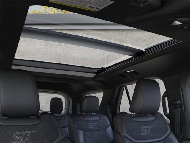 Photo of 2025 Star White Ford Explorer