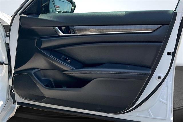 Photo of 2022 White Honda Accord