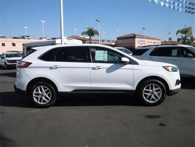 Photo of 2022 Oxford White Ford Edge