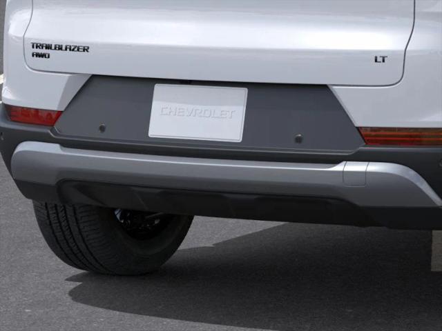 Photo of 2026 Summit White Chevrolet Trailblazer