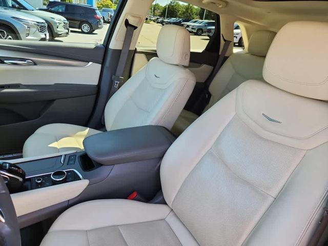 Photo of 2022 Latte Metallic Cadillac XT5