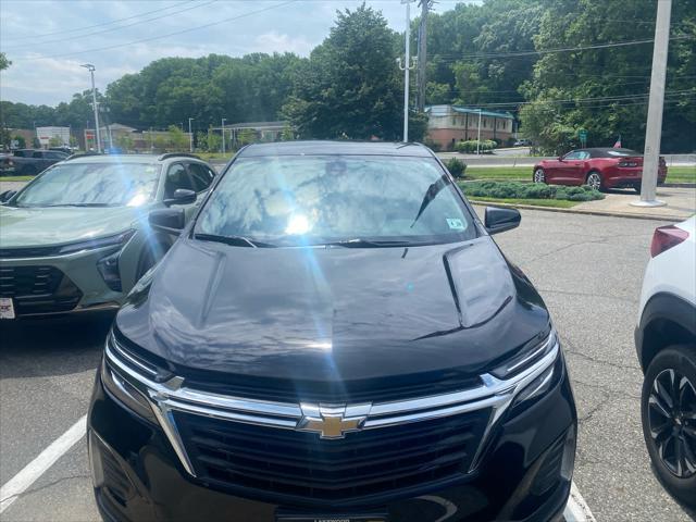 Photo of 2023 Mosaic Black Metallic Chevrolet Equinox
