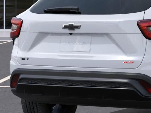 Photo of 2025 Summit White Chevrolet Trax