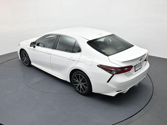 Photo of 2023 Wind Chill Pearl / Midnight Black Metallic Toyota Camry