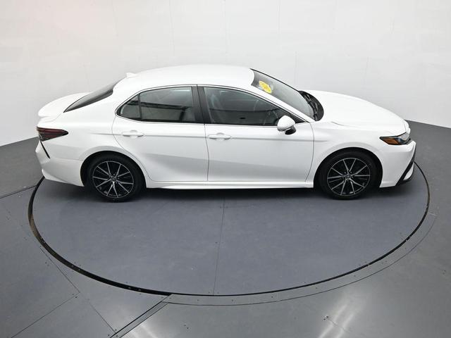 Photo of 2023 Wind Chill Pearl / Midnight Black Metallic Toyota Camry