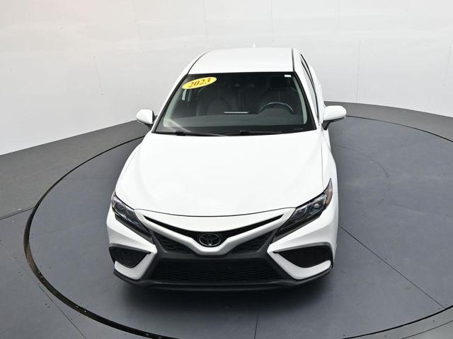 Photo of 2023 Wind Chill Pearl / Midnight Black Metallic Toyota Camry