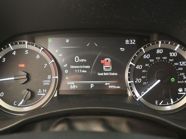 Photo of 2023 Celestial Silver Metallic Toyota Highlander