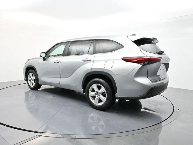 Photo of 2023 Celestial Silver Metallic Toyota Highlander