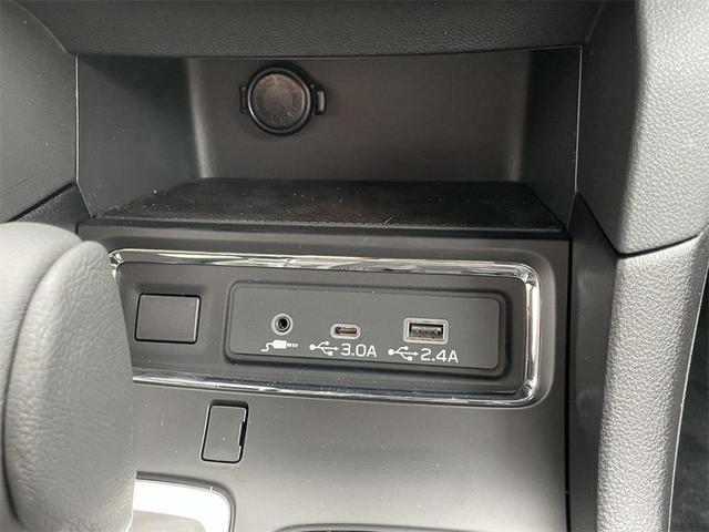 Photo of 2025 Crystal White Pearl Subaru Ascent