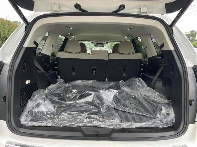 Photo of 2025 Crystal White Pearl Subaru Ascent