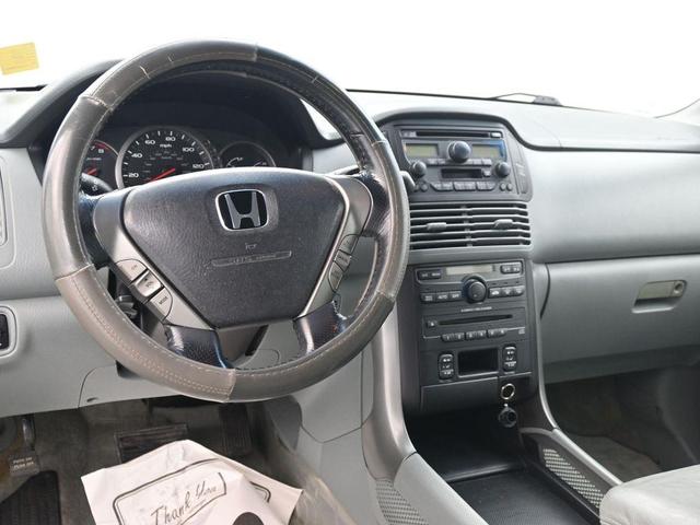 Photo of 2005 Taffeta White Honda Pilot