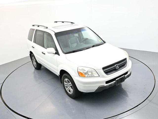 Photo of 2005 Taffeta White Honda Pilot