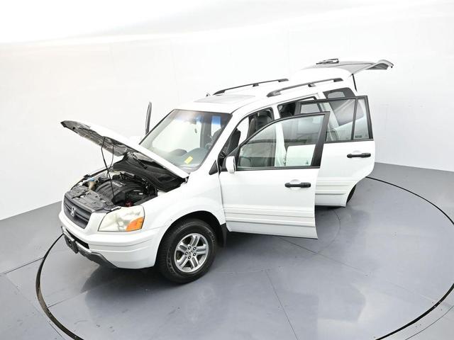 Photo of 2005 Taffeta White Honda Pilot