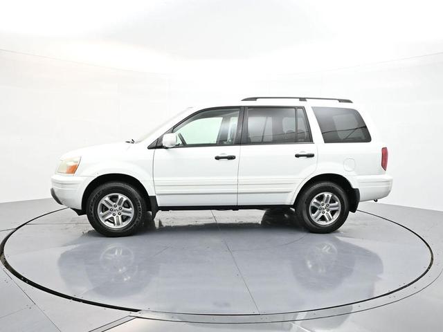 Photo of 2005 Taffeta White Honda Pilot