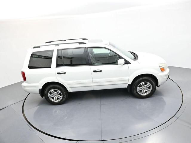 Photo of 2005 Taffeta White Honda Pilot