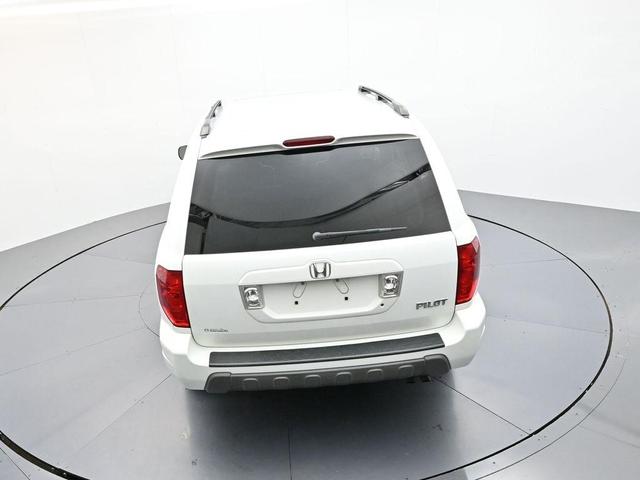 Photo of 2005 Taffeta White Honda Pilot