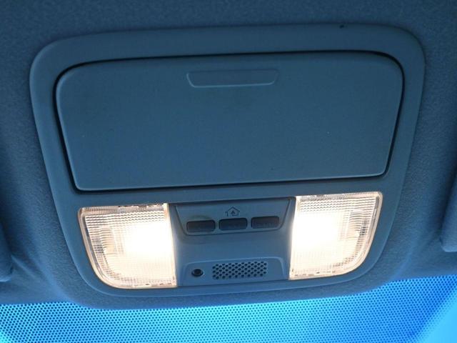 Photo of 2005 Taffeta White Honda Pilot