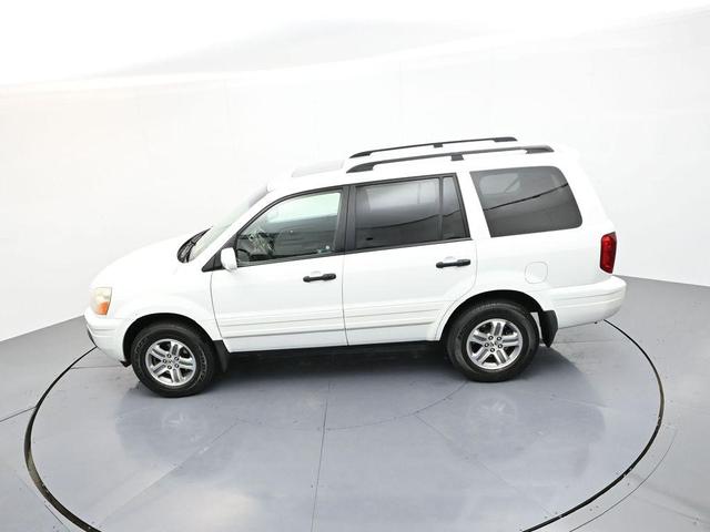 Photo of 2005 Taffeta White Honda Pilot