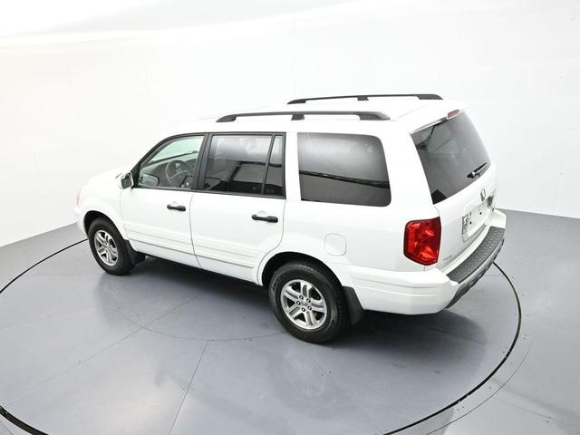 Photo of 2005 Taffeta White Honda Pilot