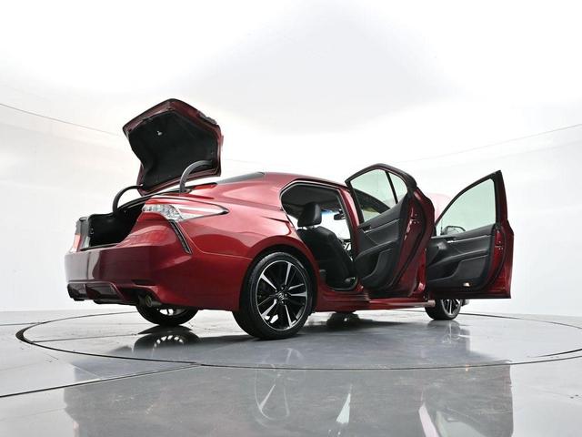 Photo of 2018 Ruby Flare Pearl Toyota Camry